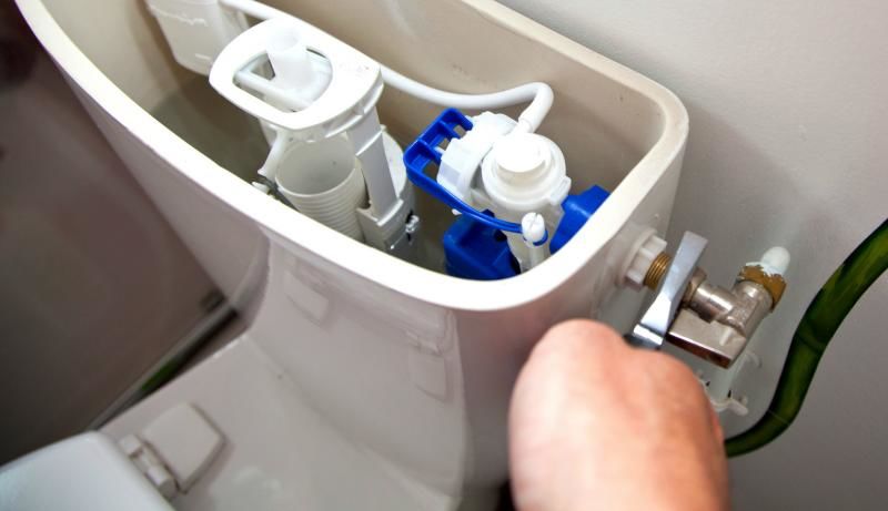 Comment régler une chasse d’eau d’un WC suspendu ?